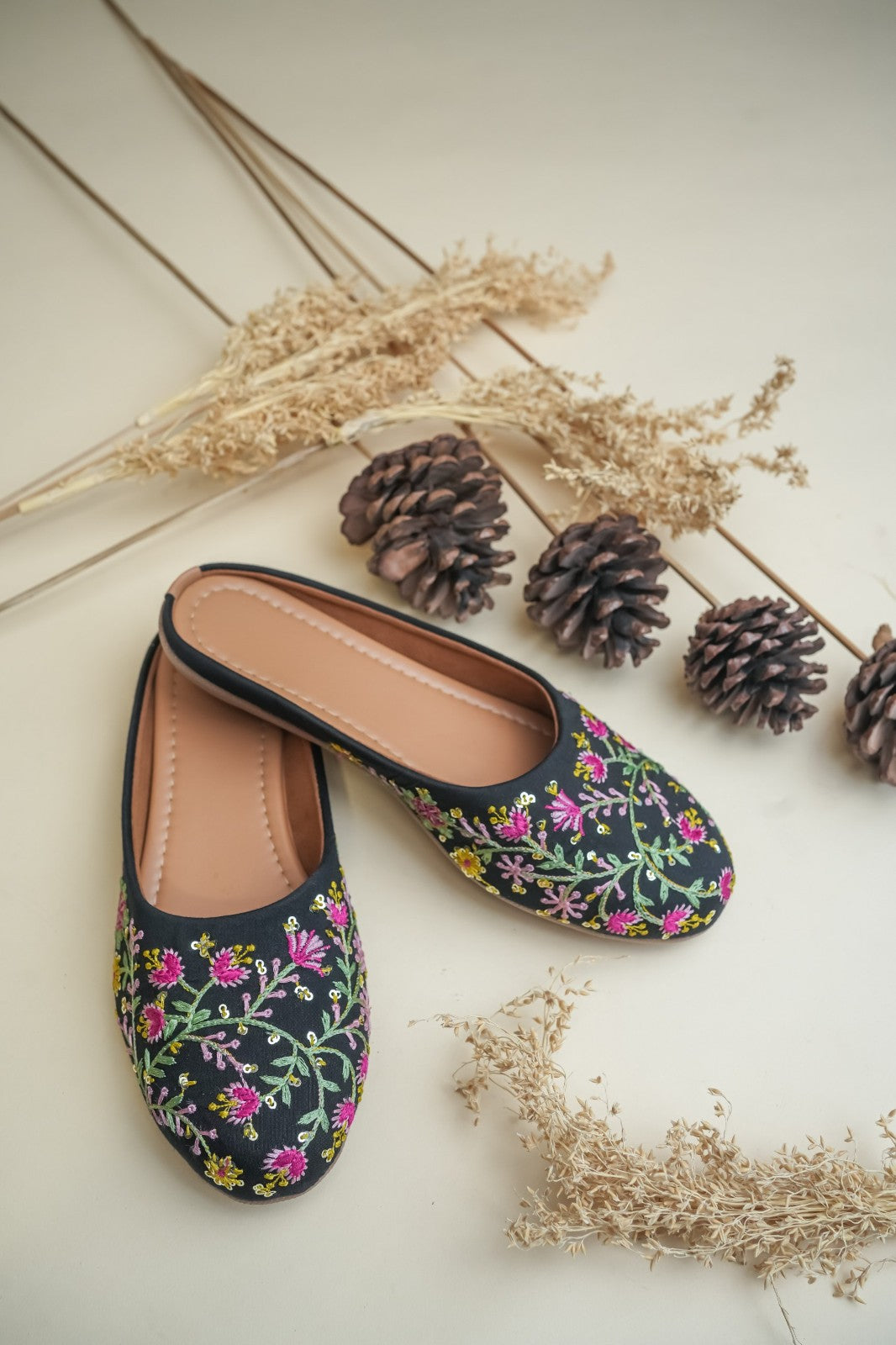 Floral Embroidered Juttis Handcrafted Elegance Women's Traditional Juttis