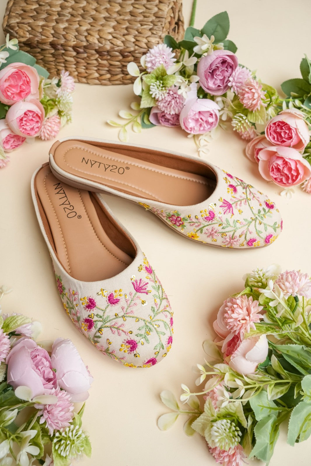 Floral Embroidered Juttis Handcrafted Elegance Women's Traditional Juttis
