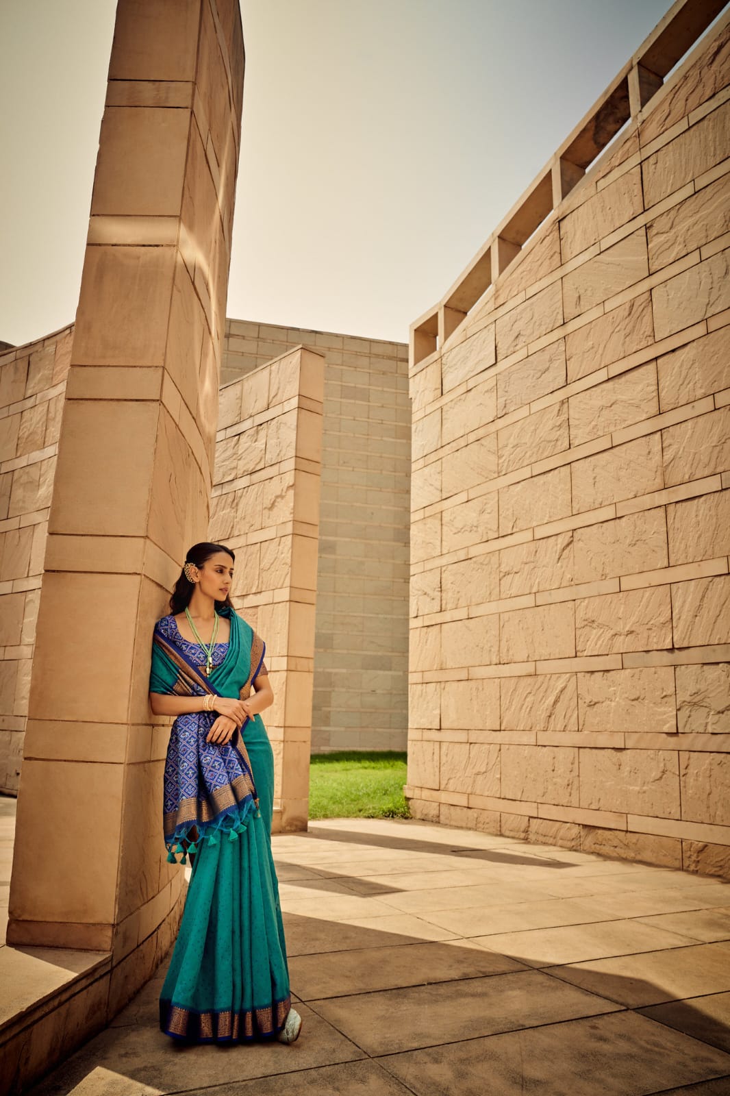 Soft Khadi Raw Silk Bandhani Weaving Saree with Patola Pallu & Contrast Blouse