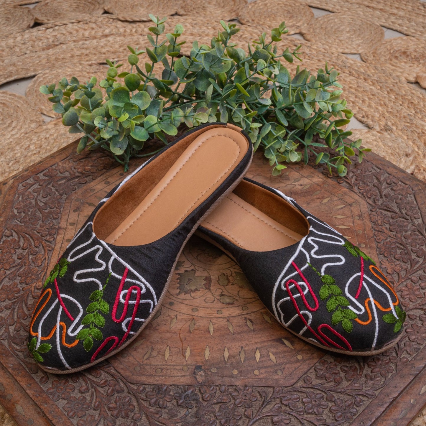 Women's Traditional Embroidered Handcrafted Juttis Synthetic Leather Insole Ethnic sandals