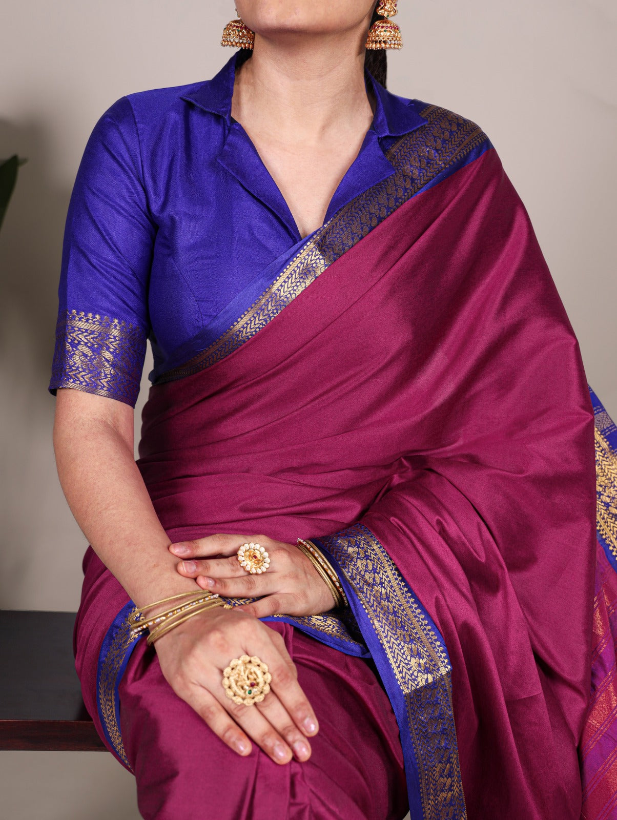 Elegant Aura Silk Saree with Zari Weaving Work & Matching Blouse