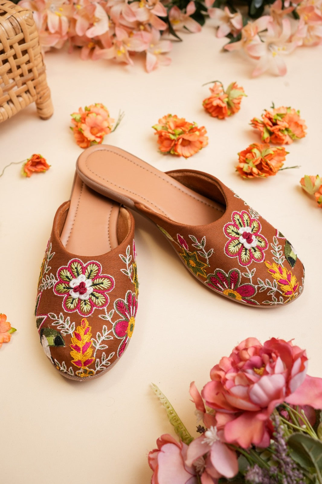 Handcrafted Floral Embroidered Ethnic Jutti for Women's Traditional sandal Juttis