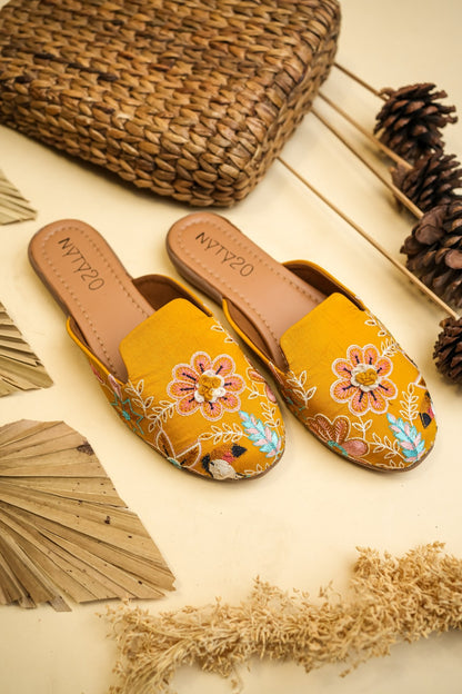 Handcrafted Floral Embroidered Ethnic Jutti for Women's Traditional sandal Juttis