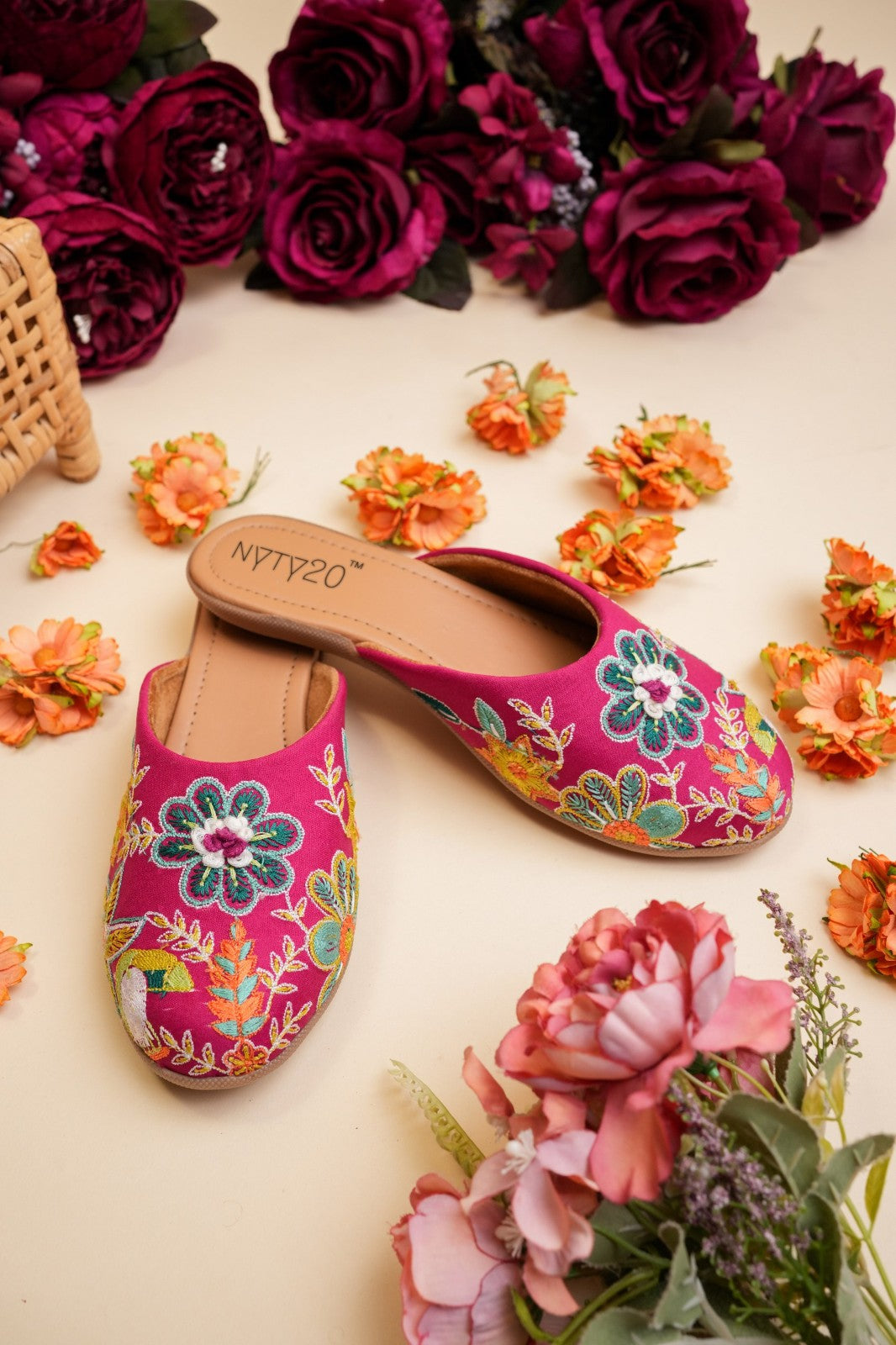 Handcrafted Floral Embroidered Ethnic Jutti for Women's Traditional sandal Juttis