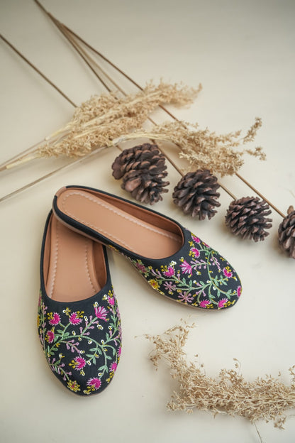 Floral Embroidered Juttis Handcrafted Elegance Women's Traditional Juttis
