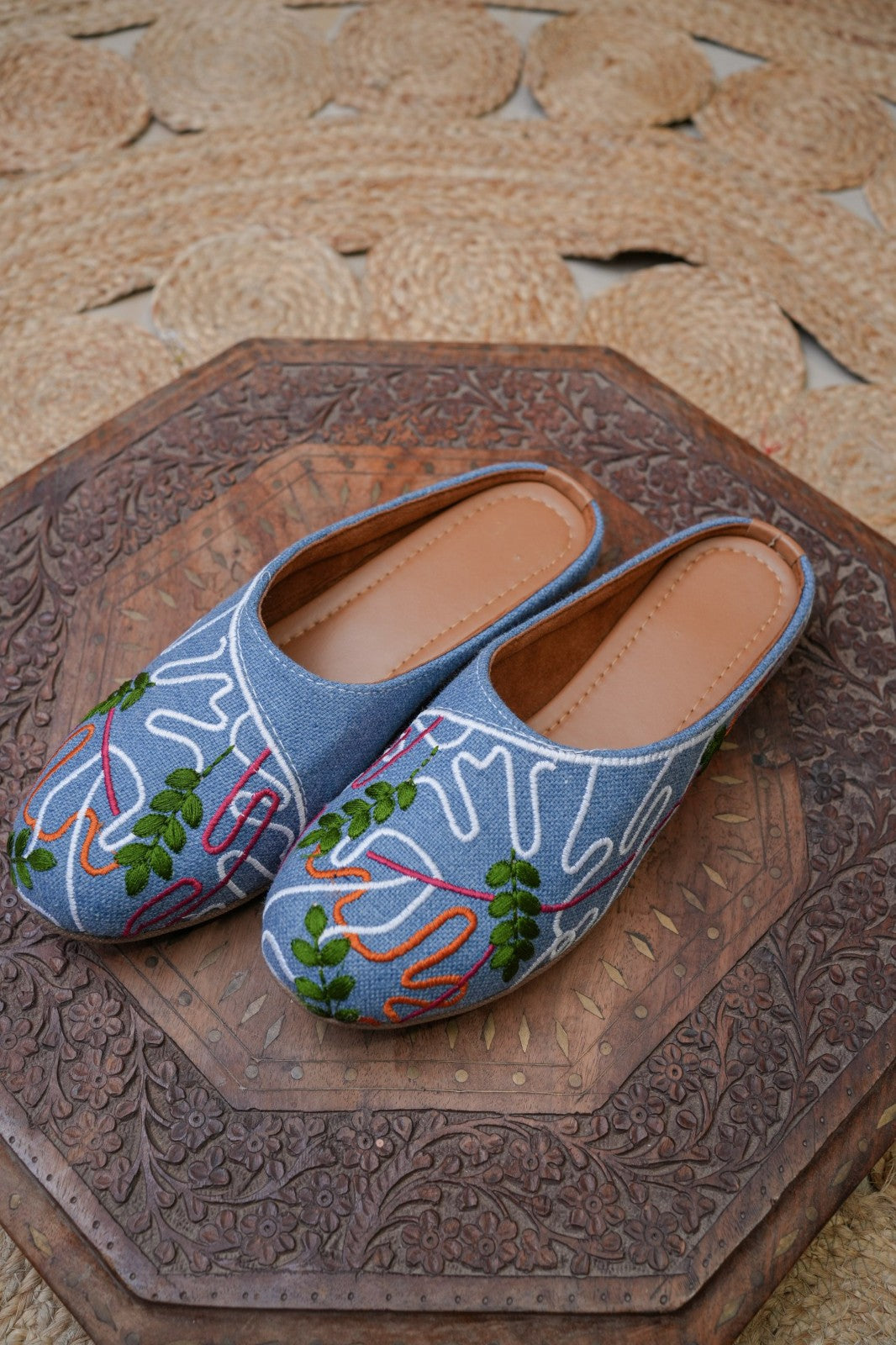 Women's Traditional Embroidered Handcrafted Juttis Synthetic Leather Insole Ethnic sandals